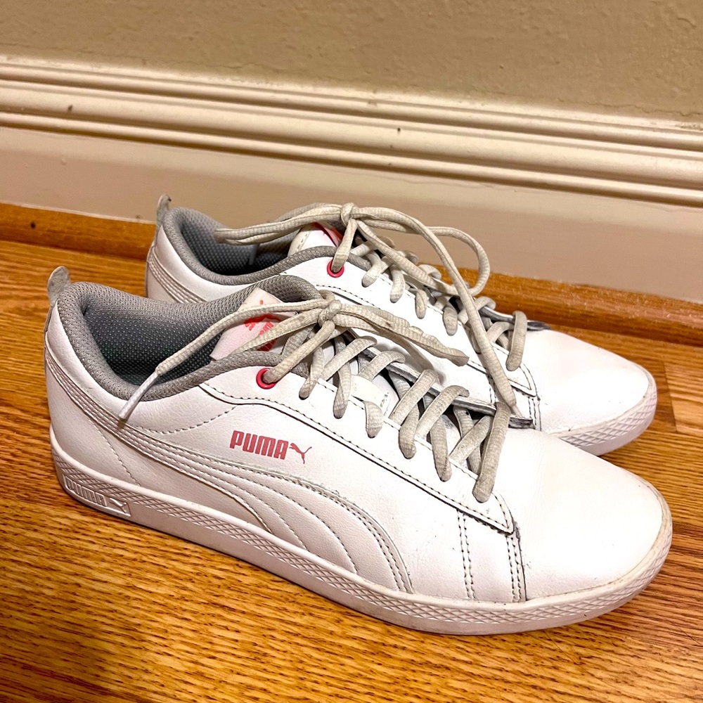 PUMA smash tenis shoes for women